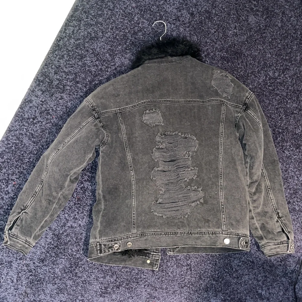 American Eagle size small destroyed black denim heavy furry down quilted jacket - Picture 2 of 10